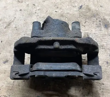 BMW 5 E39 Front brake caliper
