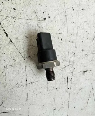 Fuel pressure sensor