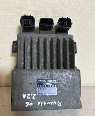 Toyota Avensis T250 Fuel injection control unit/module 8987120070 1310001371