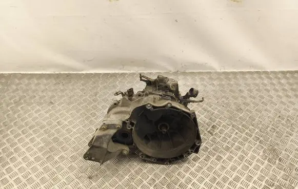 Opel Vectra C Manual 5 speed gearbox GU13101871