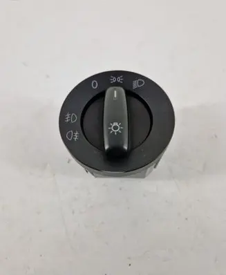 Volkswagen Touran II Light switch 