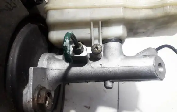 Renault Megane II Master brake cylinder 320671112 32067111-2