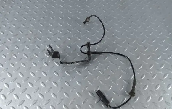 Dacia Sandero III ABS brake wheel speed sensor 479104949R