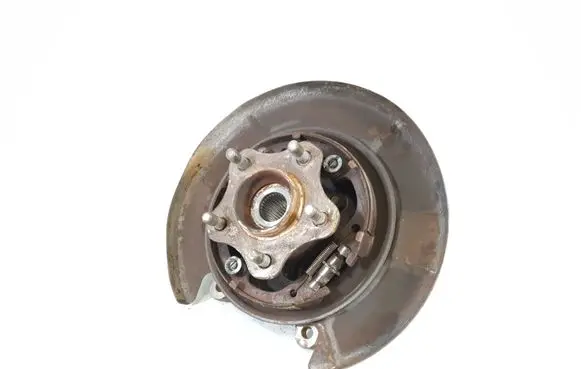 Rear wheel hub spindle/knuckle