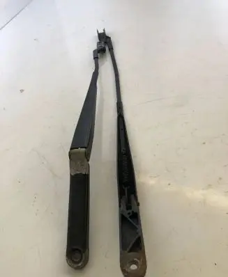 Volkswagen PASSAT B6 Front wiper blade arm 3C1955409C
