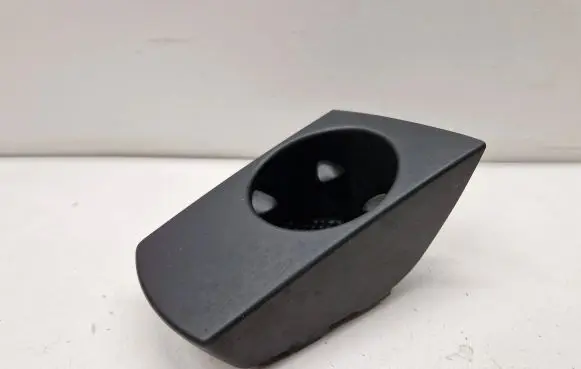 Cup holder front