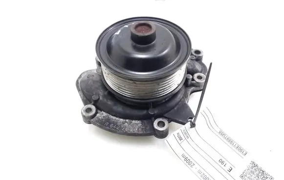 Mercedes-Benz E W211 Water pump A6422010410