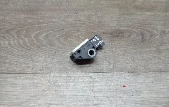 Volvo XC70 Airbag deployment crash/impact sensor 30712107