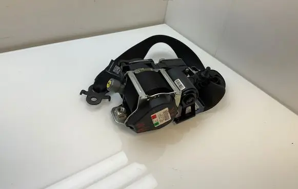 BMW 7 F01 F02 F03 F04 Front seatbelt 623743300 010R0000