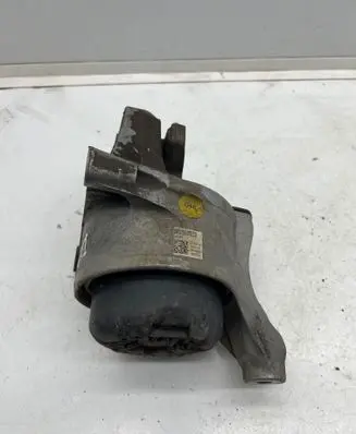 Audi A4 S4 B9 Engine mount bracket 8W0199372CD 3618952 032127