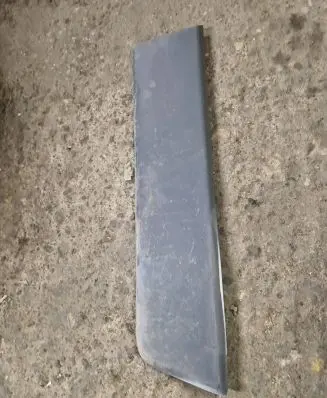 Rear fender molding trim