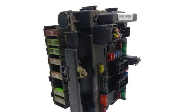 Peugeot 307 Fuse module 9646405280-KASACJA 9646405280