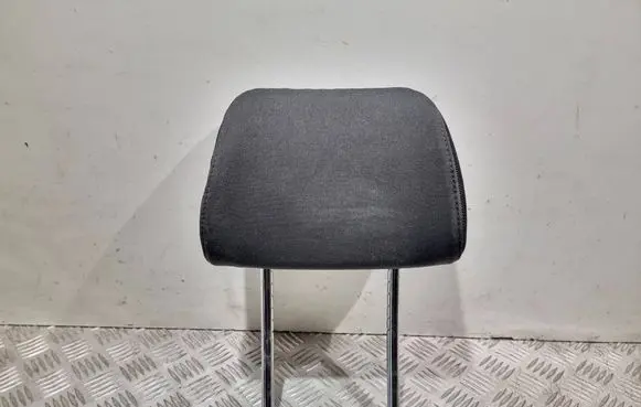 BMW 1 E81 E87 Front seat headrest 