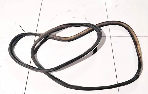 Ford Mondeo MK IV Rubber seal front coupe door 