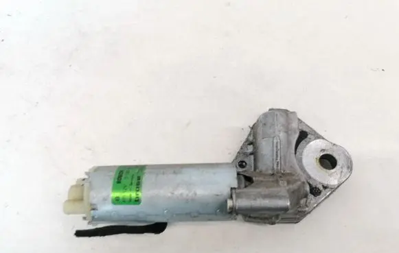 Volvo V70 Seat adjustment motor 013002530