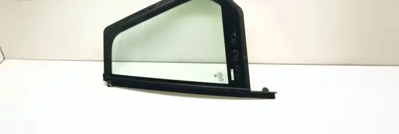 Rear vent window glass