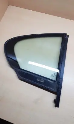 BMW 5 F10 F11 Rear vent window glass 7311246
