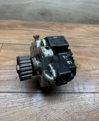 Audi A4 S4 B7 8E 8H Fuel injection high pressure pump 0445010125 059130755J