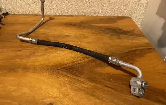 Audi A1 Air conditioning (A/C) pipe/hose 2Q0816721E