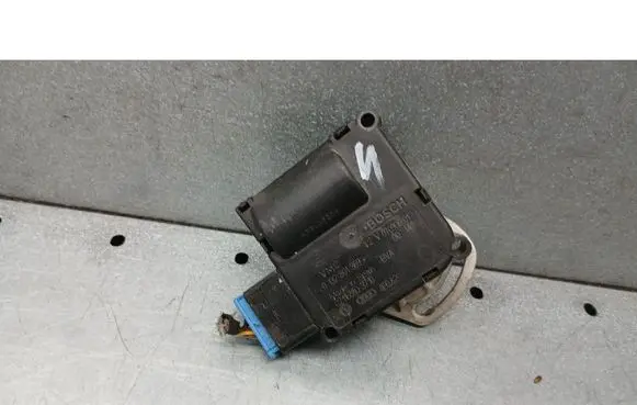 Audi A8 S8 D3 4E Coolant heater control valve 4F0820511B