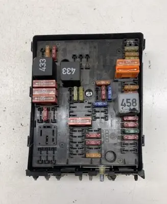 Volkswagen Golf V Fuse module 1K0937124K