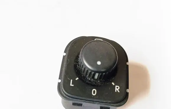 Volkswagen PASSAT B6 Wing mirror switch 1K0959565F
