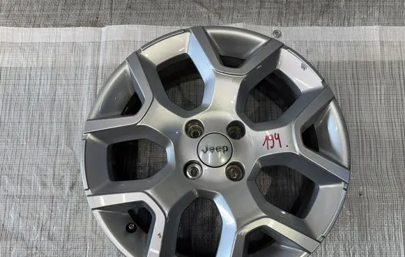 Jeep Avenger R19 alloy rim 52197382
