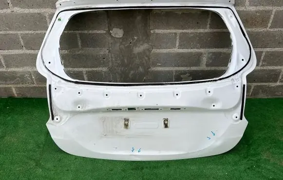 Toyota Yaris XP210 Truck tailgate 