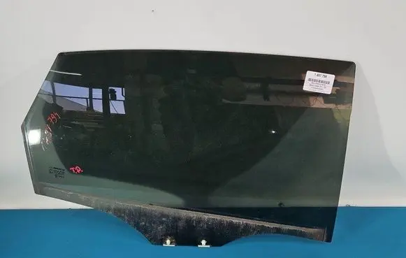 Rear door window glass