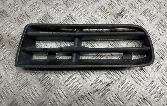 Volkswagen Golf IV Front bumper lower grill 1J0853666E