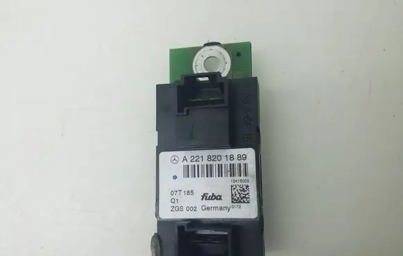 Mercedes-Benz S W221 Aerial antenna amplifier A2218201889
