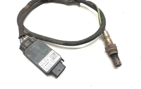Volkswagen Golf VII Lambda probe sensor 04L907805DE