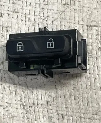 Volvo V70 Central locking switch button 31272015 09W494
