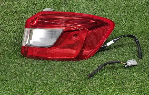 Chevrolet Cruze II Rear/tail lights 84078119