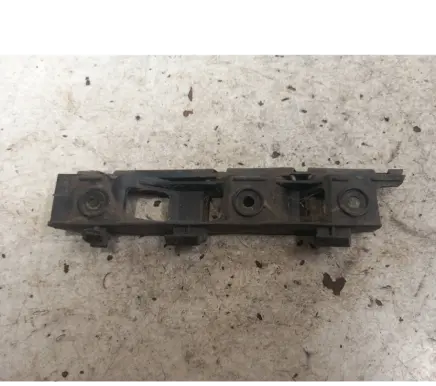Volkswagen PASSAT B6 Front bumper mounting bracket 3c0807184