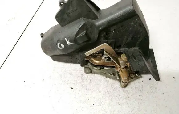 Mercedes-Benz C W202 Rear door lock 2027300535