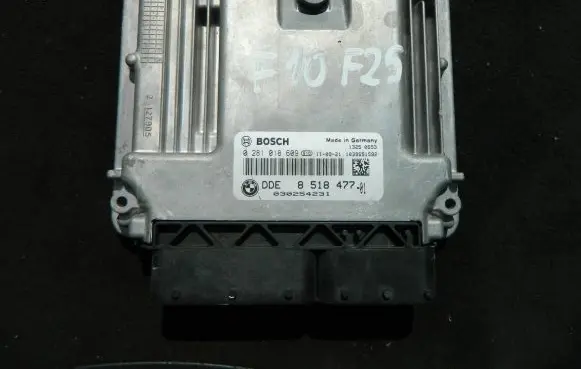 BMW 5 F10 F11 Engine control unit/module 8518477