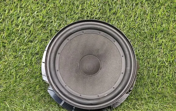 Volkswagen Scirocco Front door speaker 1K8035454
