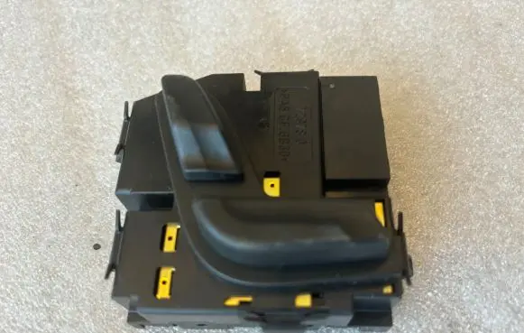 Mercedes-Benz E W212 Seat control switch A2048701958 2048701958