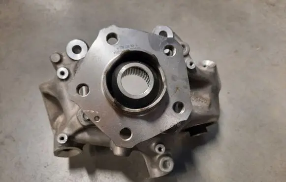 Audi Q7 4M Rear wheel hub 4M0505432AF