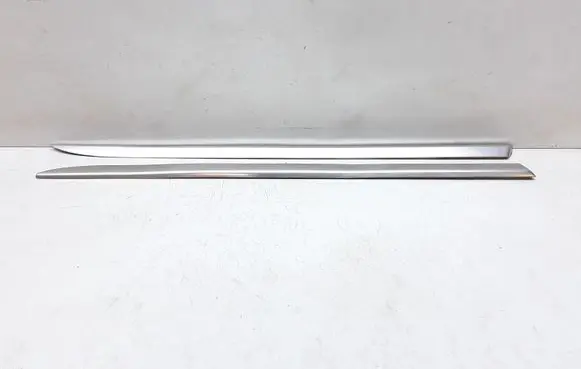 Volvo XC60 Rear side glass trim 