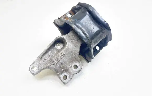 Peugeot 3008 I Engine mount bracket 9681855180