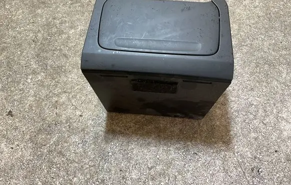 Volvo XC40 Ashtray (rear) 31497250 AEA3C