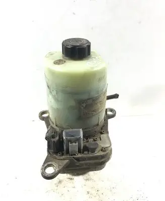 Ford Focus Power steering pump 4M513K514DA