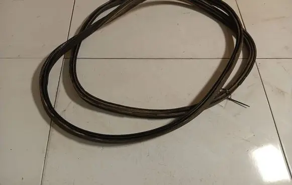 Nissan Tiida C11 Trunk rubber seal (body) 