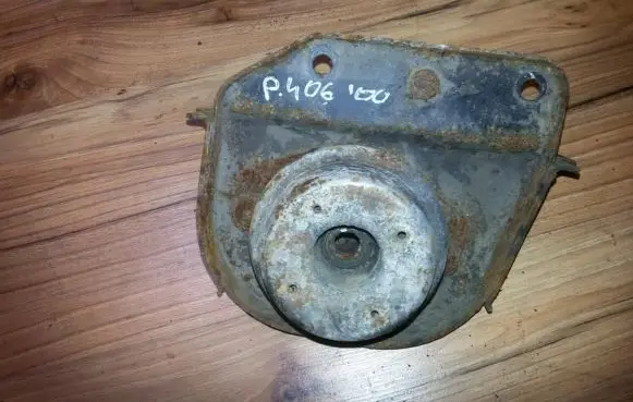 Peugeot 406 Engine mount bracket
