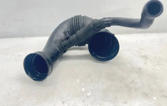 Mercedes-Benz E W211 Turbo air intake inlet pipe/hose A6460940297