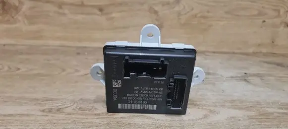 Volvo V60 Door control unit/module 31334483