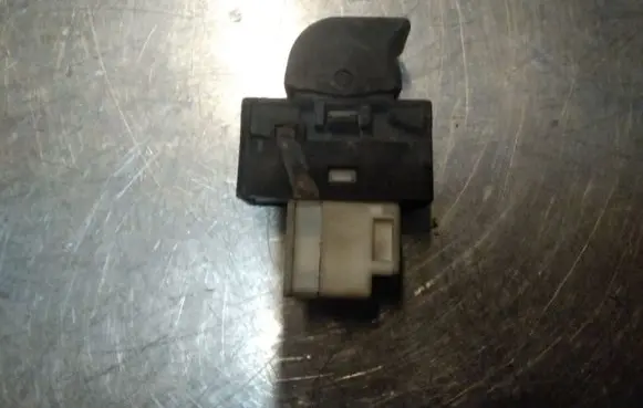 Subaru Forester SF Electric window control switch 8402T