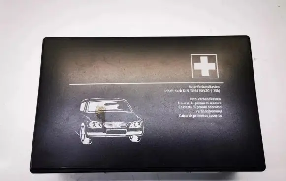 KIA Sportage First aid kit 84305074 700278 281008
